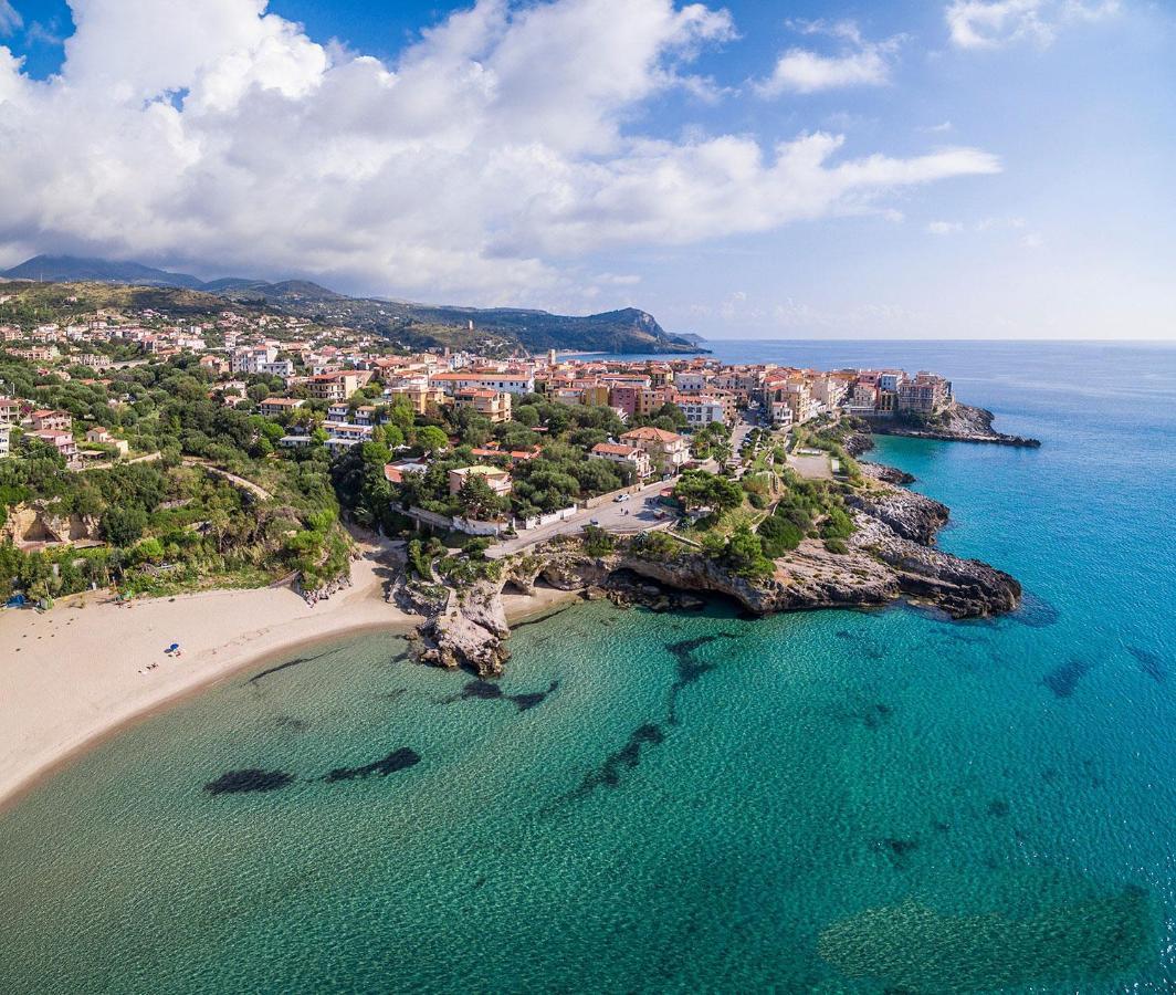 Finestra Sul Porto *